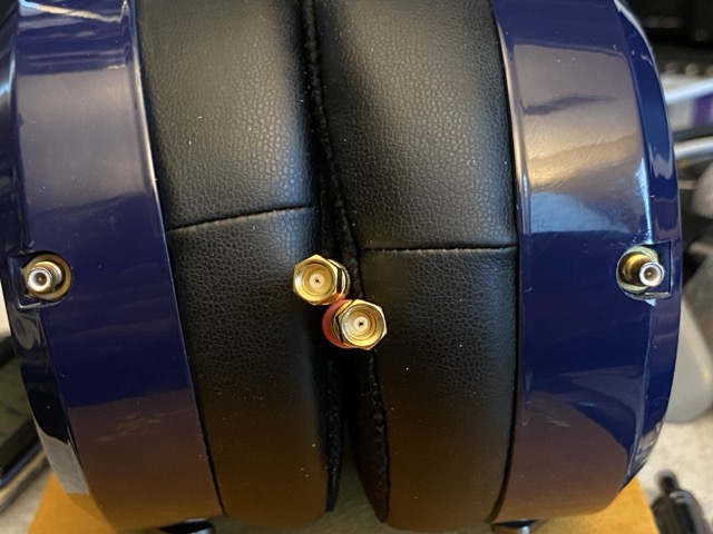 SMC connectors on HE400